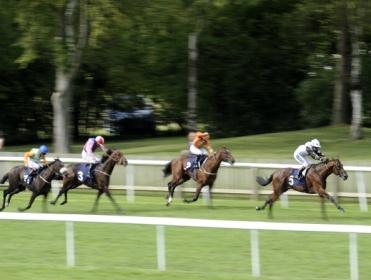 http://betting.betfair.com/horse-racing/Newmarket%20July.jpg